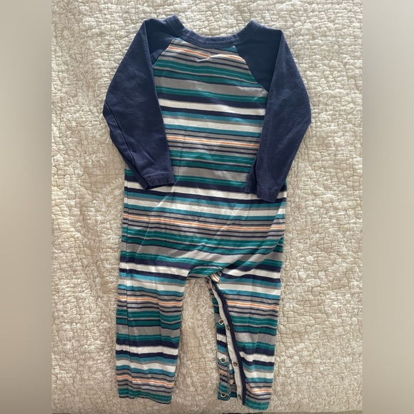 Tea Collection 12-18 month jumpsuit with snaps gently used excellent condition - Picture 3 of 3
